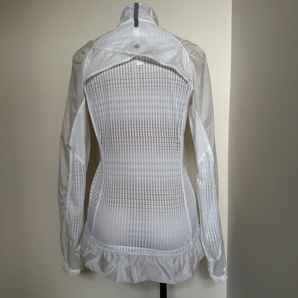 Lululemon Ultra Light Run Wild Jacket White 6 - Picture 4 of 10